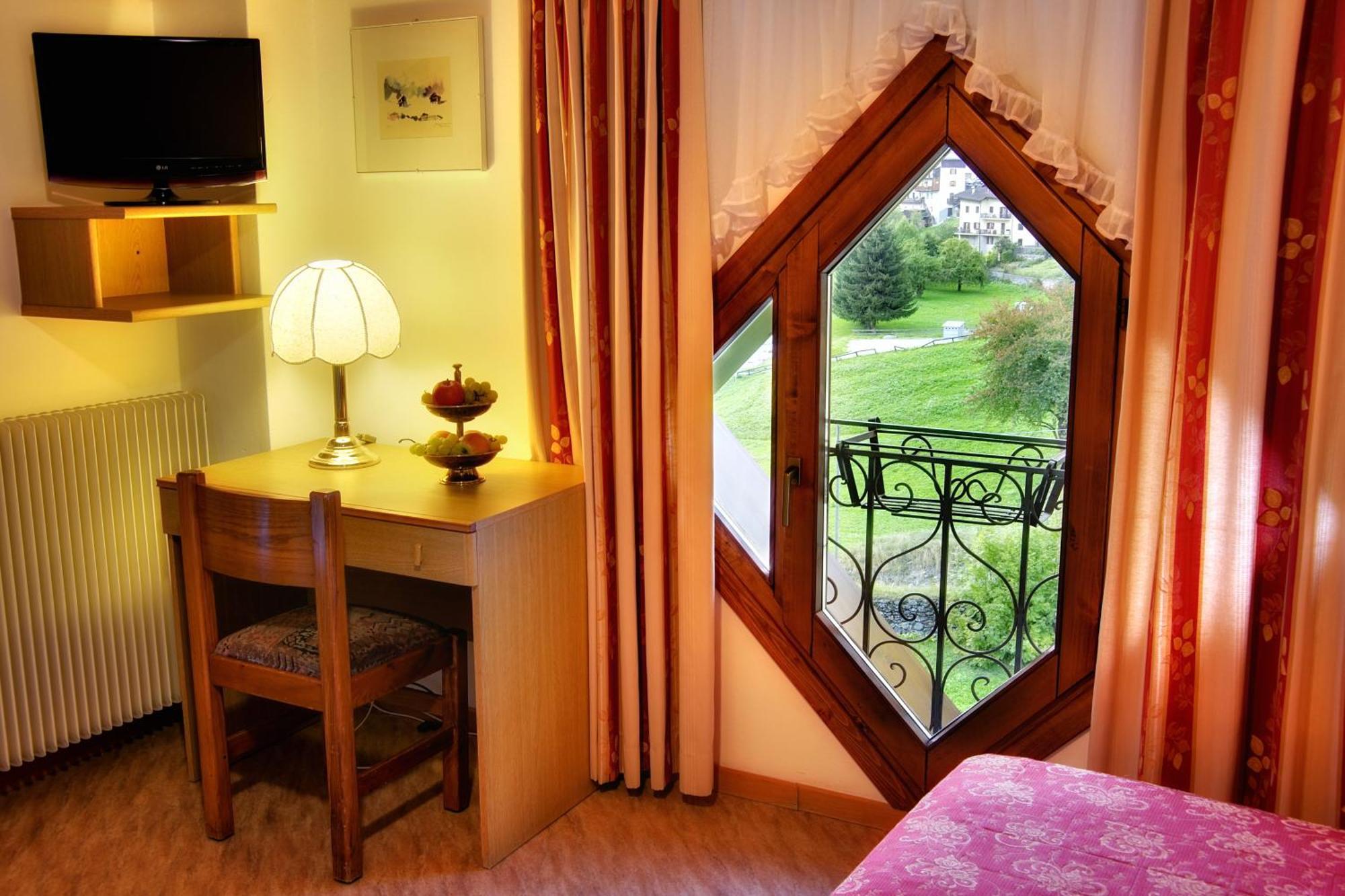 Albergo Miramonti ラッビ エクステリア 写真